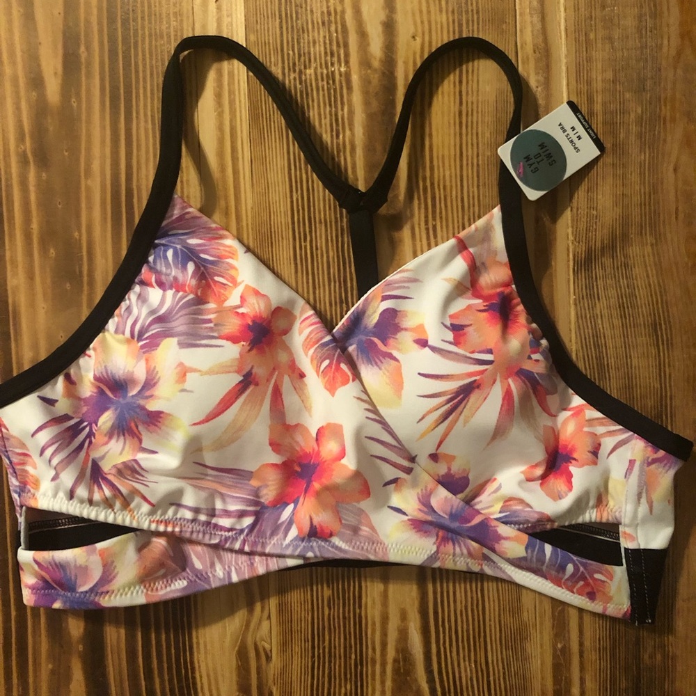 Size M Gym to Swim Victoria Secret Top